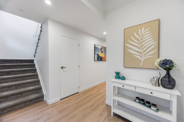 Photo of property in 14a Crystal Avenue, Glendene, Auckland, 0602