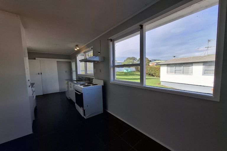 Photo of property in 1/23 Drome View Place, Beach Haven, Auckland, 0626