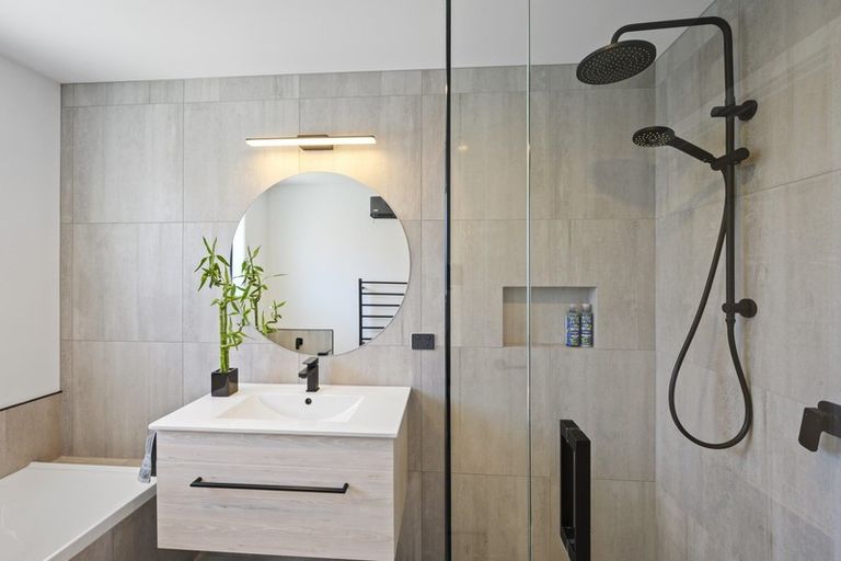 Photo of property in 23 Kingfisher Crescent, Albert Town, Wanaka, 9305