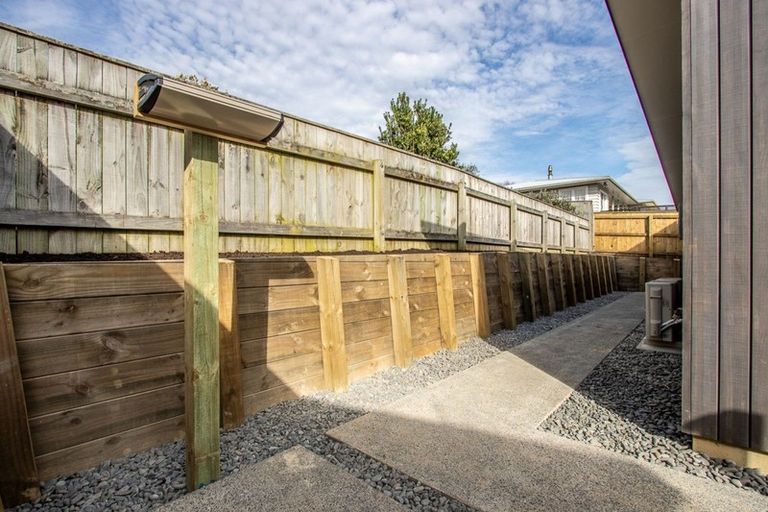 Photo of property in 75 Seddon Street, Waikanae, 5036