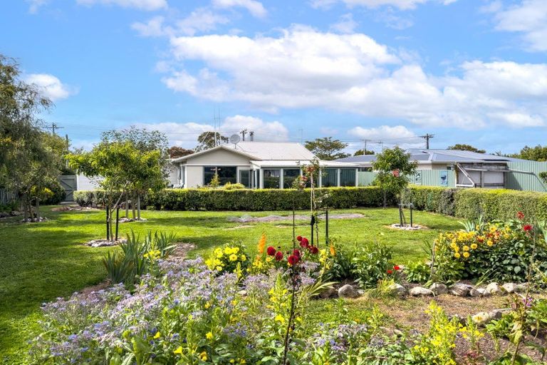 Photo of property in 12 Farrier Grove, Featherston, 5710