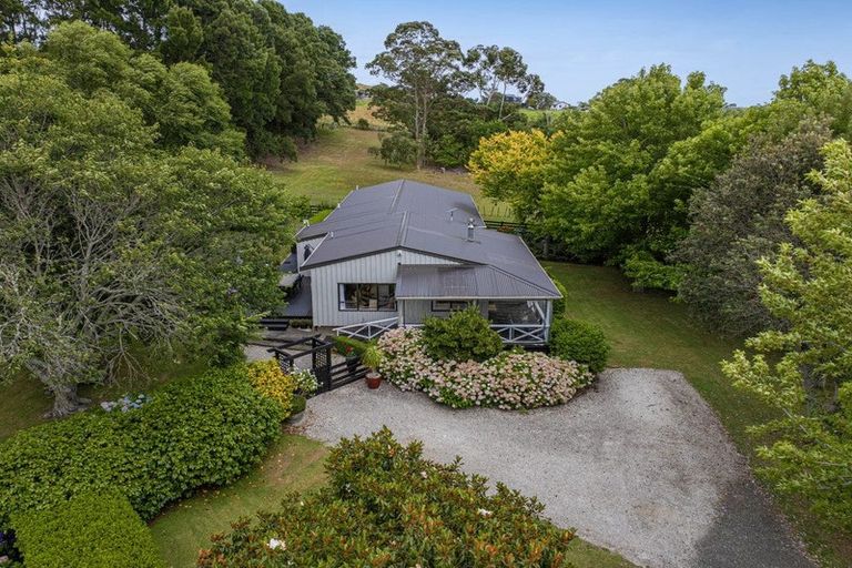 Photo of property in 414 Kaipara Coast Highway, Helensville, Kaukapakapa, 0871