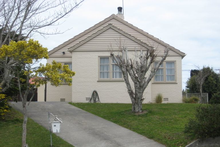 Photo of property in 16 Wilton Street, Westown, New Plymouth, 4310