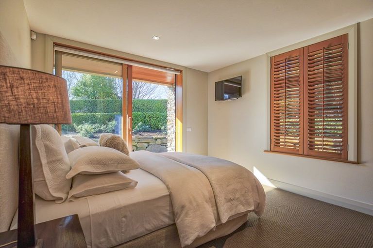 Photo of property in 8 Waimana Place, Wanaka, 9305
