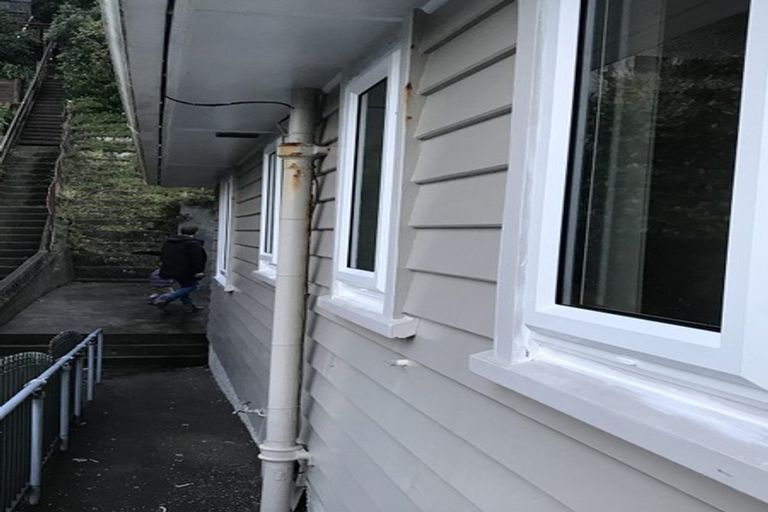 Photo of property in 24 Severn Street, Island Bay, Wellington, 6023