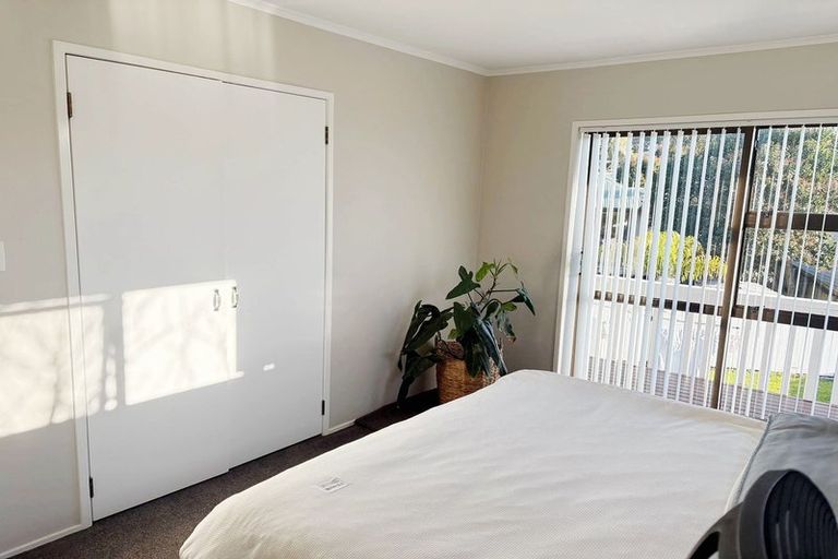 Photo of property in 2 Sheehan Road, Te Atatu South, Auckland, 0610