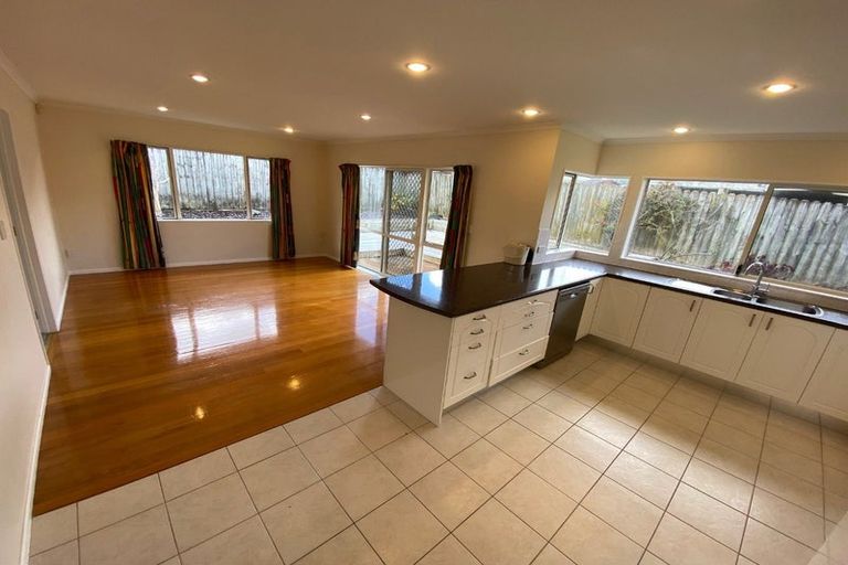 Photo of property in 14 Glencullen Place, Dannemora, Auckland, 2016