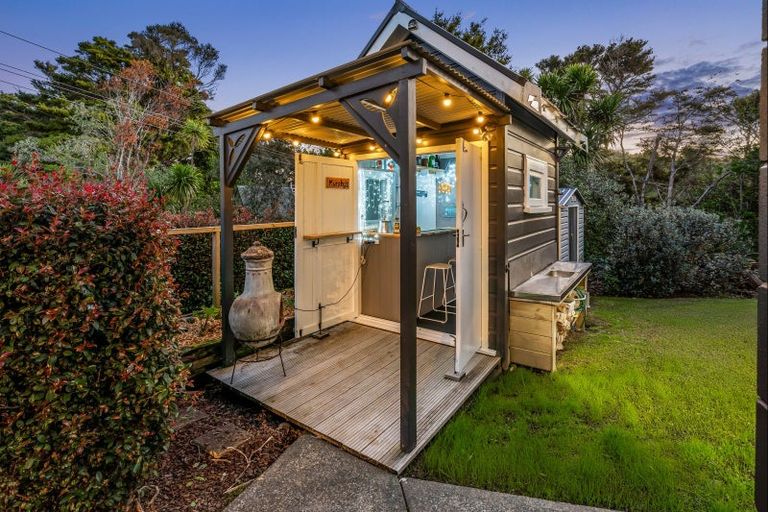 Photo of property in 34 Grand View Road, Leigh, 0985