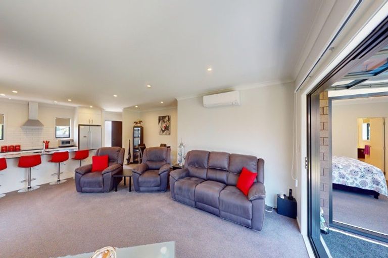 Photo of property in 6 Fuller Close, Levin, 5510