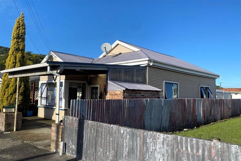 Photo of property in 10 Murray Street, Greymouth, 7805
