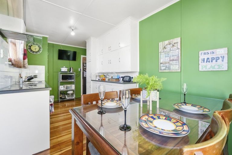 Photo of property in 16 Ross Road, Western Heights, Rotorua, 3015