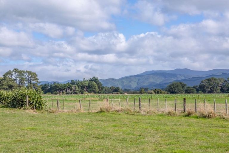 Photo of property in 327 Dalefield Road, Dalefield, Carterton, 5791