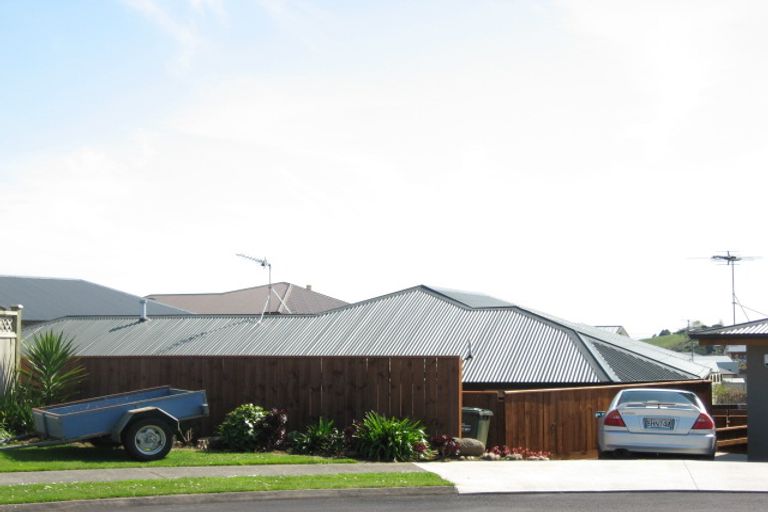 Photo of property in 14 Frank Frethey Place, Highlands Park, New Plymouth, 4312