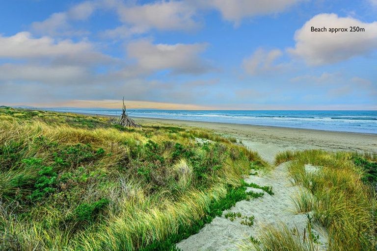 Photo of property in 533 Marine Parade, South New Brighton, Christchurch, 8062