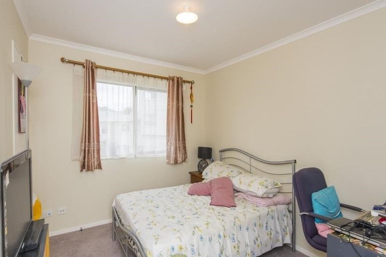 Photo of property in 14 Cresswell Place, Johnsonville, Wellington, 6037
