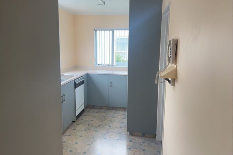 Photo of property in 2 Winslow Place, Levin, 5510