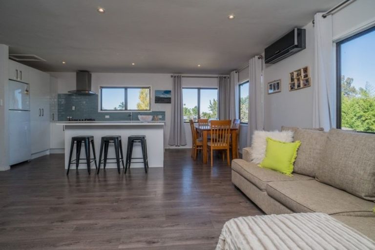 Photo of property in 11 Forster Place, West Harbour, Auckland, 0618