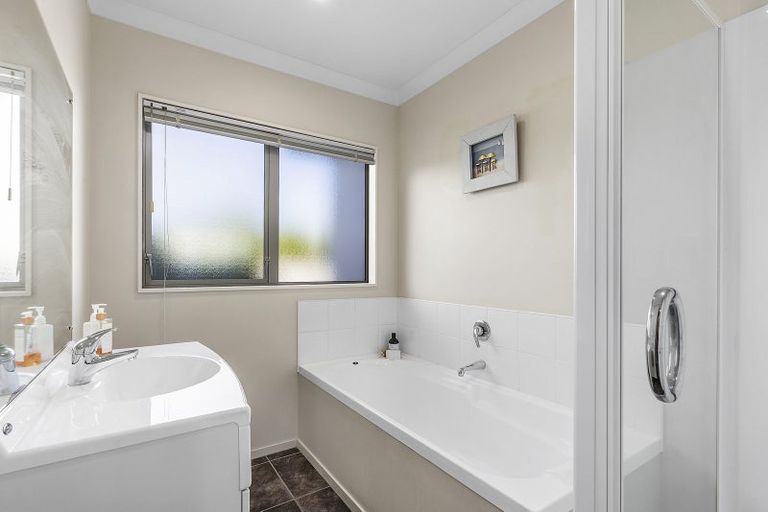 Photo of property in 23 Te Puia Drive, Aotea, Porirua, 5024