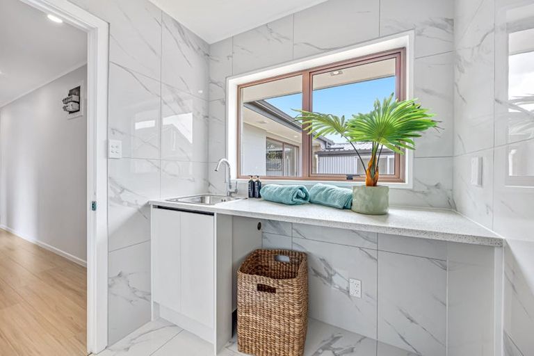 Photo of property in 12 Huber Street, Weymouth, Auckland, 2103