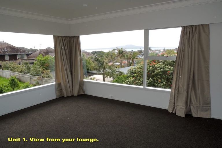 Photo of property in 9 Seaview Road, Castor Bay, Auckland, 0620