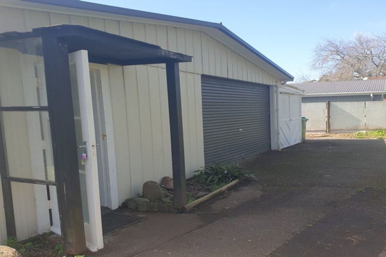 Photo of property in 17 Shanley Crescent, Waiuku, 2123