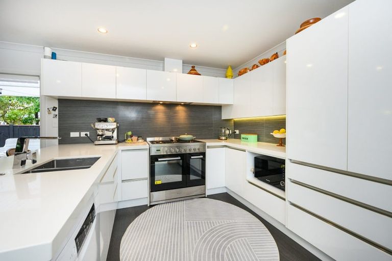 Photo of property in 5a Athlone Place, Hokowhitu, Palmerston North, 4410