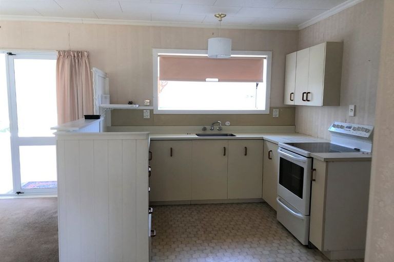 Photo of property in 13 Kent Street, Levin, 5510