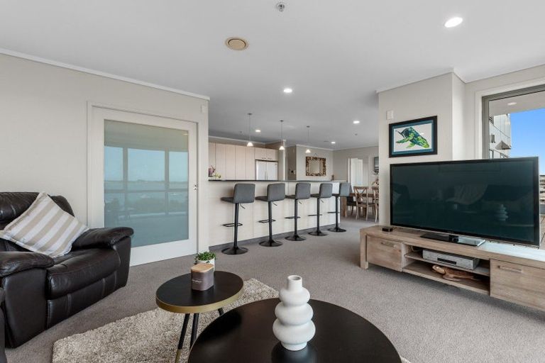 Photo of property in 12/72e Devonport Road, Tauranga, 3110