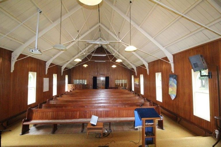 Photo of property in 5 Laura Street, Kelston, Auckland, 0602