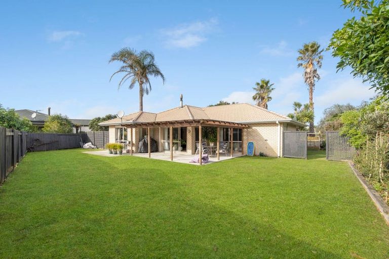 Photo of property in 40 Maesbury Close, Papamoa Beach, Papamoa, 3118