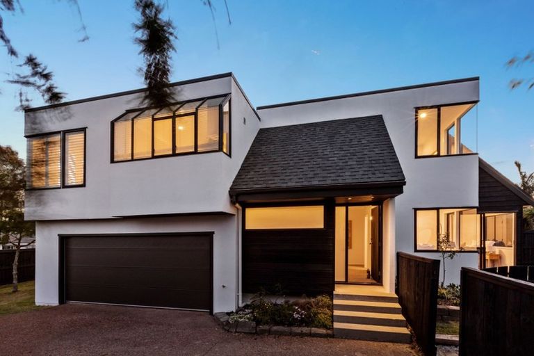 Photo of property in 2/94 Norwood Road, Bayswater, Auckland, 0622