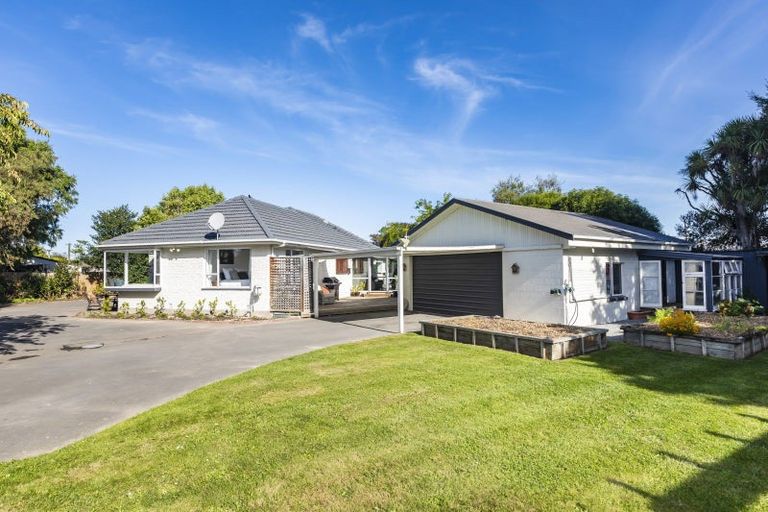 Photo of property in 76 Isleworth Road, Bishopdale, Christchurch, 8053