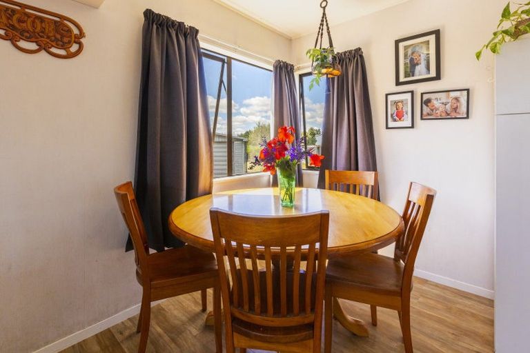 Photo of property in 40 Charles Street, Takapau, 4203