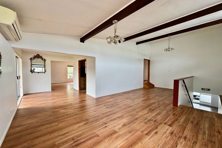 Photo of property in 49 Rosewarne Crescent, Glendene, Auckland, 0602