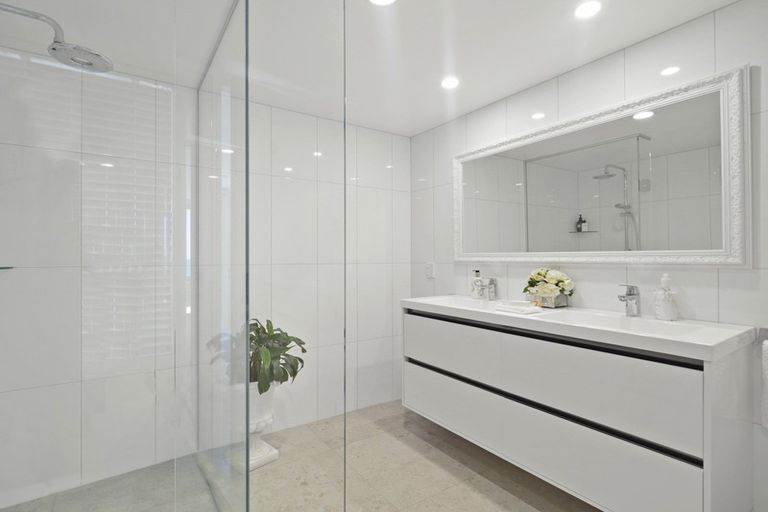 Photo of property in 1/31 Craig Road, Milford, Auckland, 0620