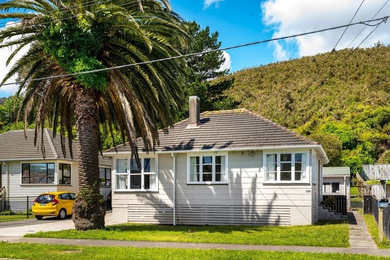 Photo of property in 200 Waddington Drive, Naenae, Lower Hutt, 5011