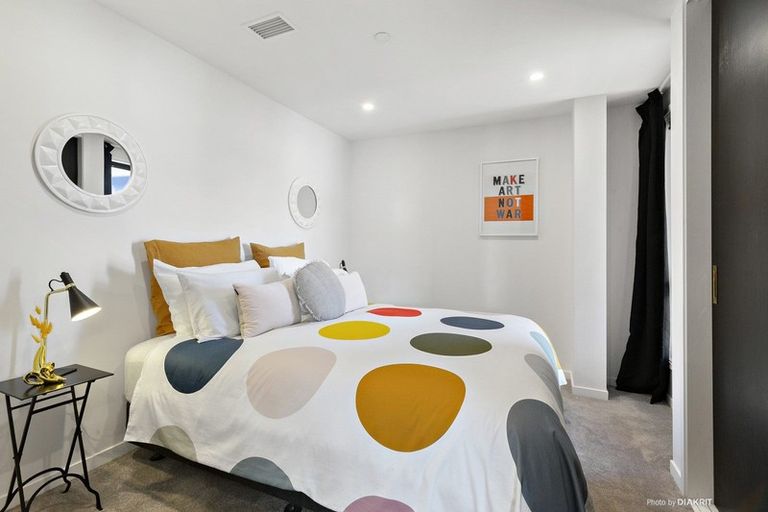 Photo of property in Alpha Apartments, 801/4 Elizabeth Street, Mount Victoria, Wellington, 6011