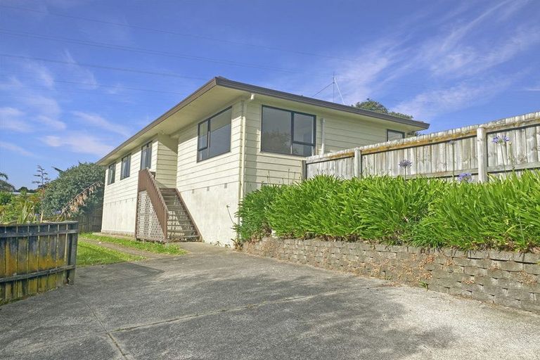Photo of property in 82 Keegan Drive, Massey, Auckland, 0614