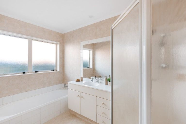 Photo of property in 4 Monterey Key, Papamoa Beach, Papamoa, 3118