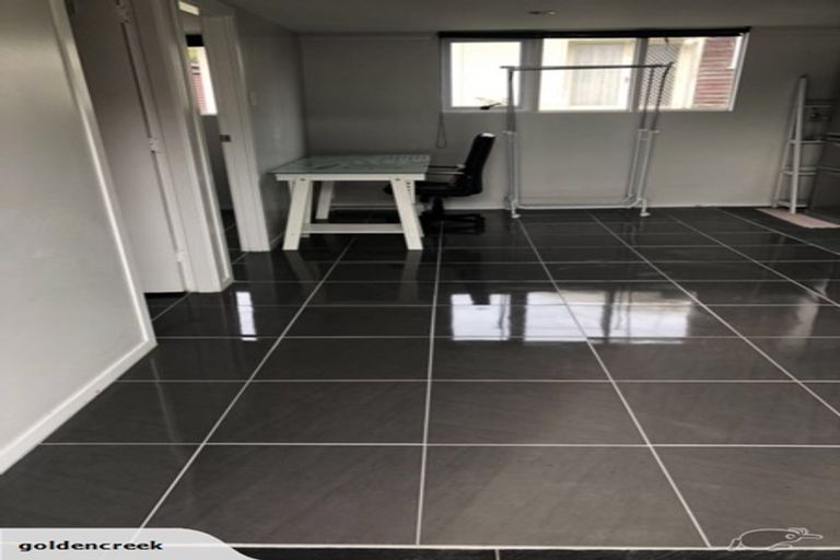 Photo of property in 41 Thornlow Street, Glendene, Auckland, 0602