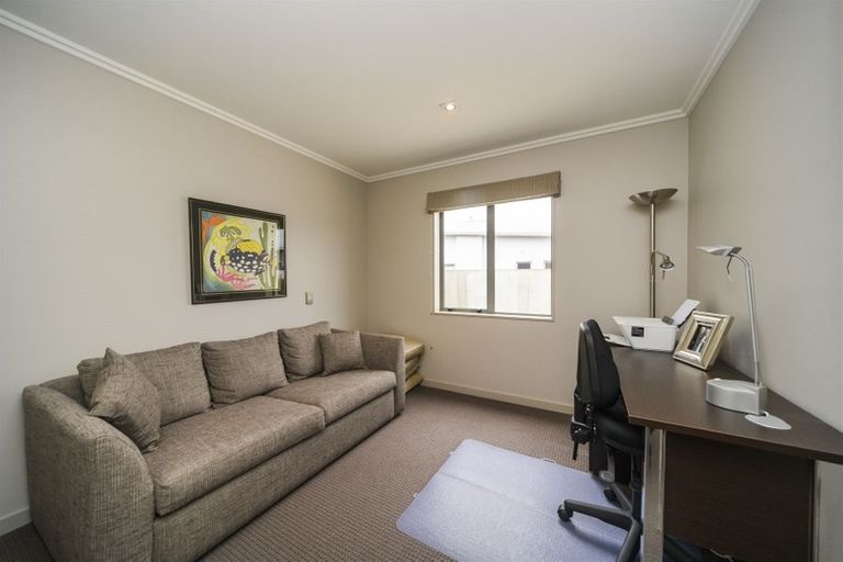Photo of property in 25 Rosalie Terrace, Kelvin Grove, Palmerston North, 4414