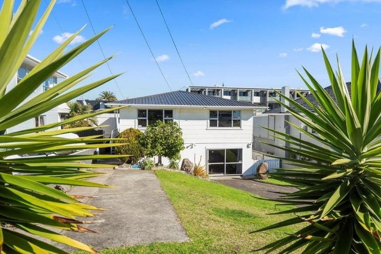 Photo of property in 34 Pitau Road, Mount Maunganui, 3116