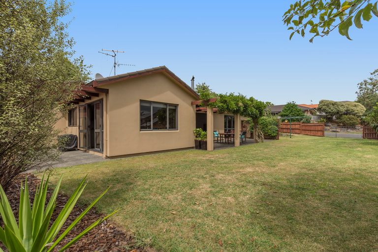 Photo of property in 90 Rowesdale Drive, Ohauiti, Tauranga, 3112