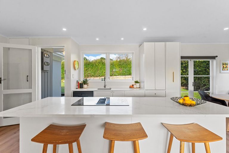 Photo of property in 17 Pakiri Road, Leigh, Warkworth, 0985