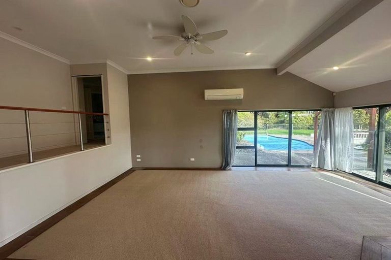 Photo of property in 5 Pigeonwood Lane, Albany, Auckland, 0632