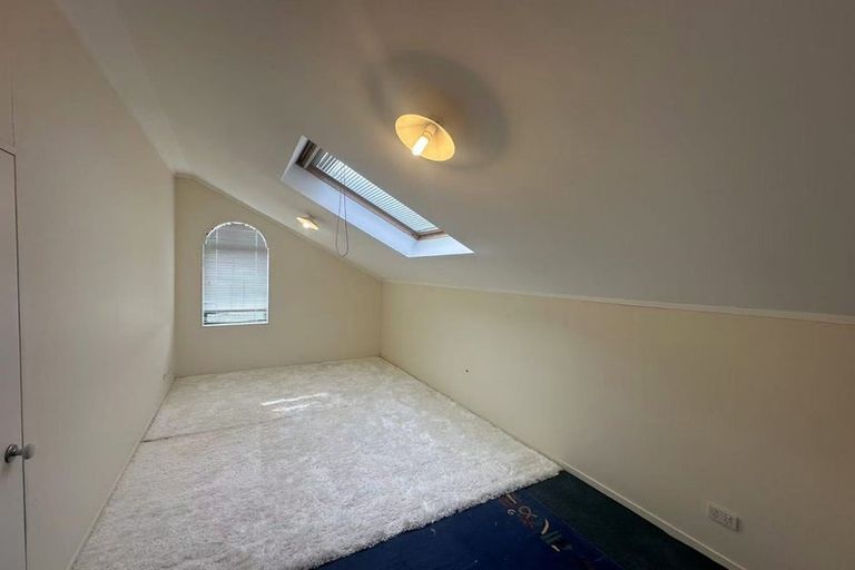 Photo of property in 5 Pigeonwood Lane, Albany, Auckland, 0632