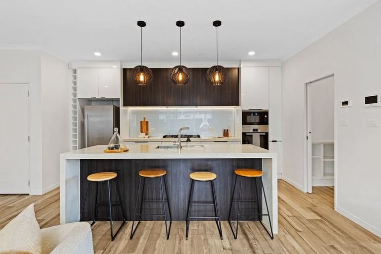 Photo of property in 9 Walter Ruddock Avenue, Kumeu, 0810