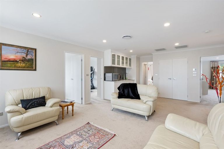 Photo of property in 20 Drumbuoy Drive, Flat Bush, Auckland, 2019