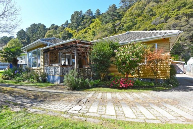 Photo of property in 710 Main Road North, Te Marua, Upper Hutt, 5018