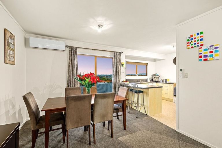 Photo of property in 85 Hobsonville Road, West Harbour, Auckland, 0618